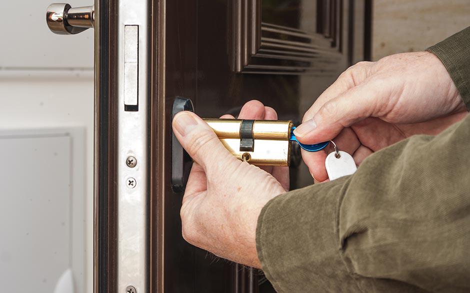 comment ouvrir une porte blindée fermée à clef Louveciennes